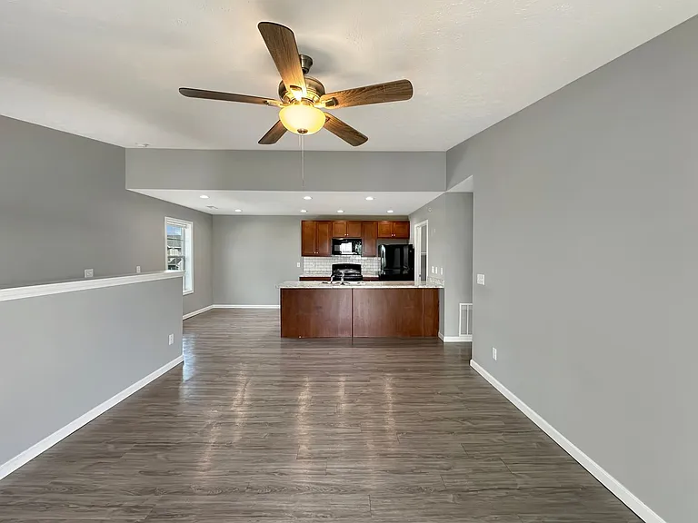 2303 N Broadway St — Photo 61
