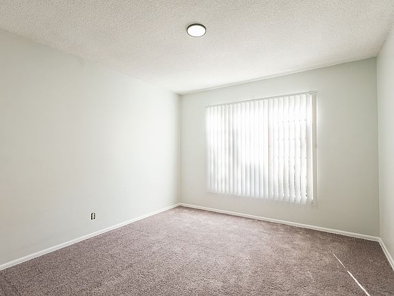 5th image of 970 N Serrano Ave APT 2