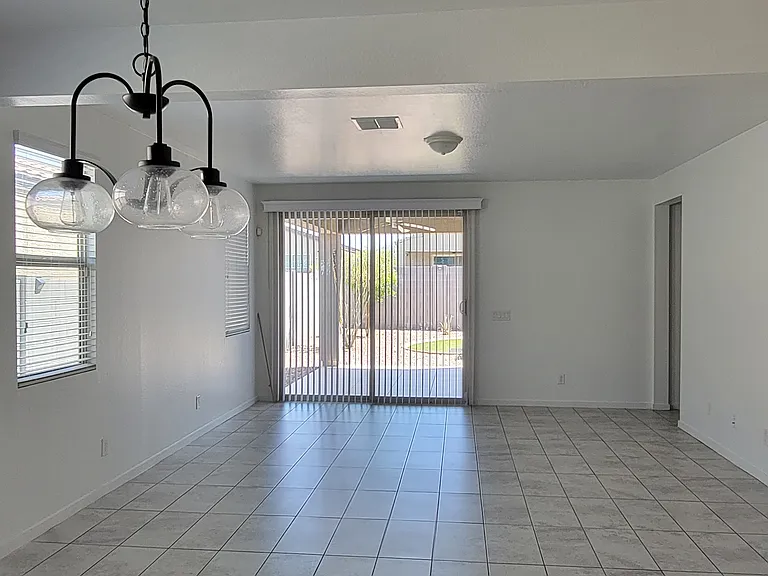 9817 W Southgate Ave — Photo 39
