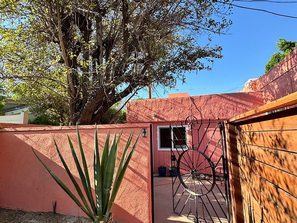 Private driveway and entrance to your unit