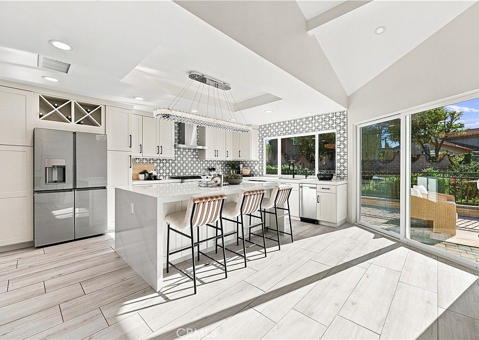 1st image of 991 S Park Rim Cir