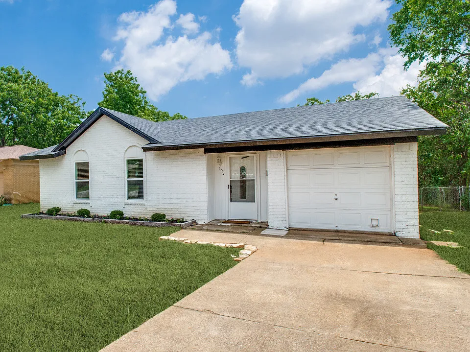 109 Sunset Dr