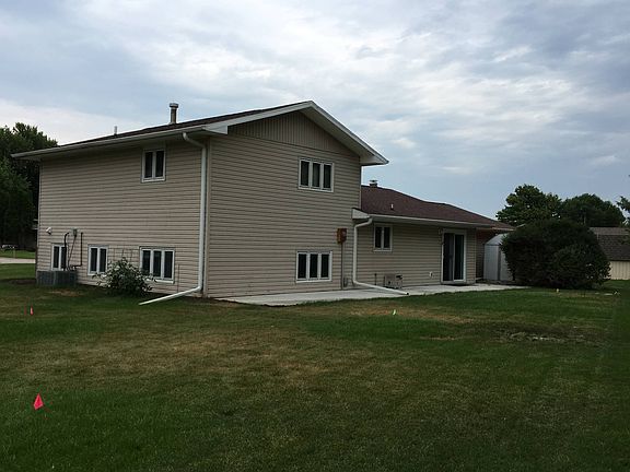 3rd image of 205 Fairview Dr