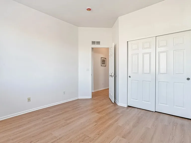5178 N Netherland St — Photo 19