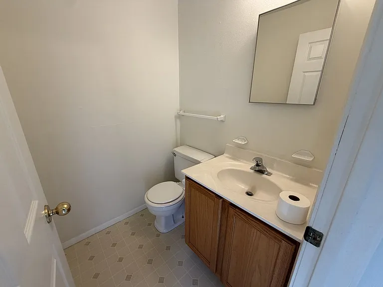 829 Southwest Blvd #I — Photo 6