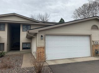 6267 Monticello Ln N, Maple Grove, MN 55369