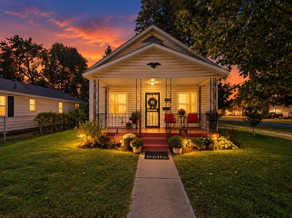 1004 Hester Ave, Centralia, IL 62801