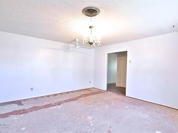 5th image of 1625 Westwood Dr
