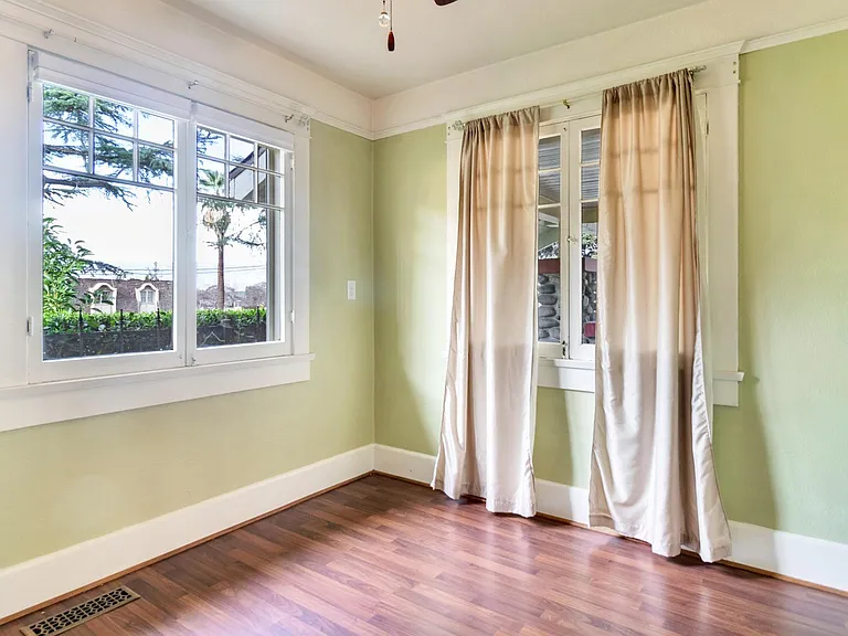 606 Cypress Cir — Photo 9