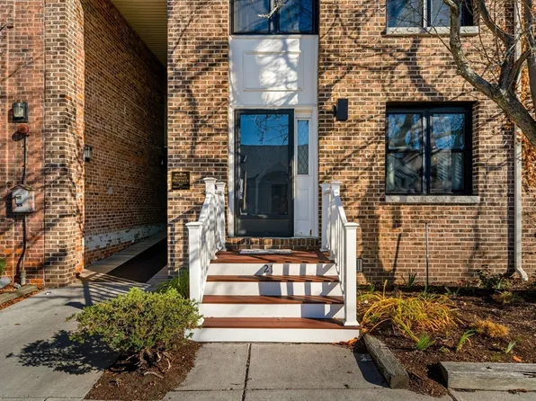 33 Maplewood Ave APT 21, Gloucester, MA 01930