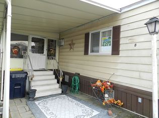 8 3rd St, Portsmouth, RI 02871