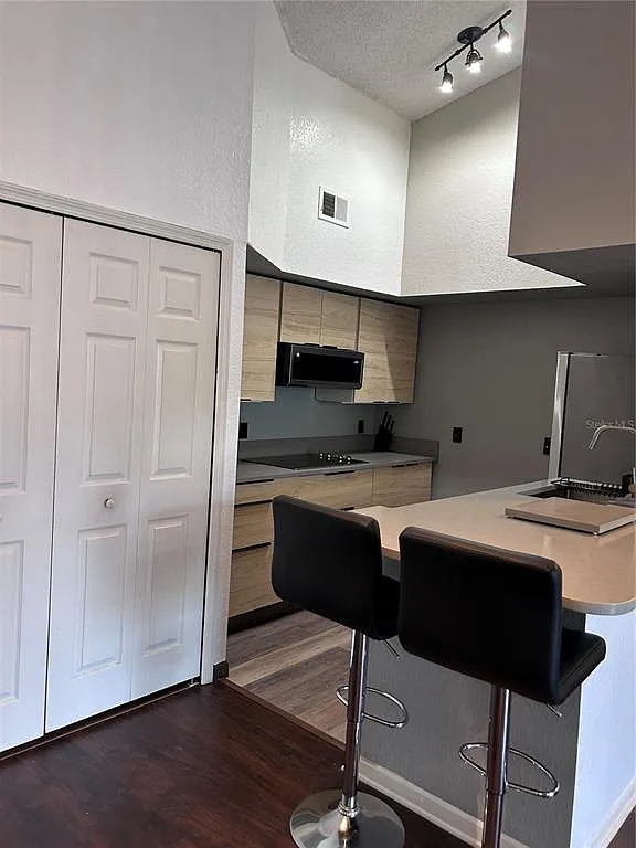 1 bed, 1.0 bath, 721 sqft, $1,500 — Photo 3