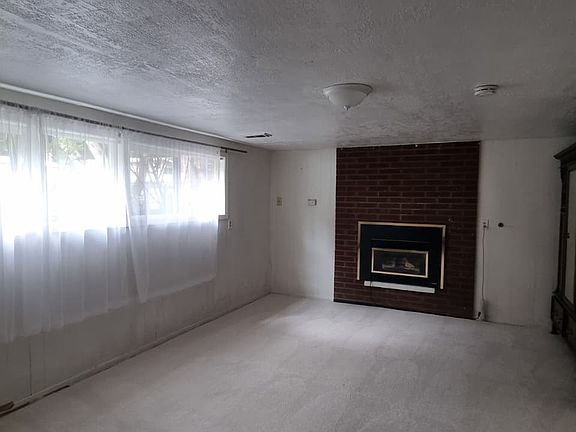 4th image of 18529 Palatine Pl N #2