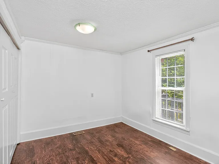 3008 Lakeshore Dr — Photo 16