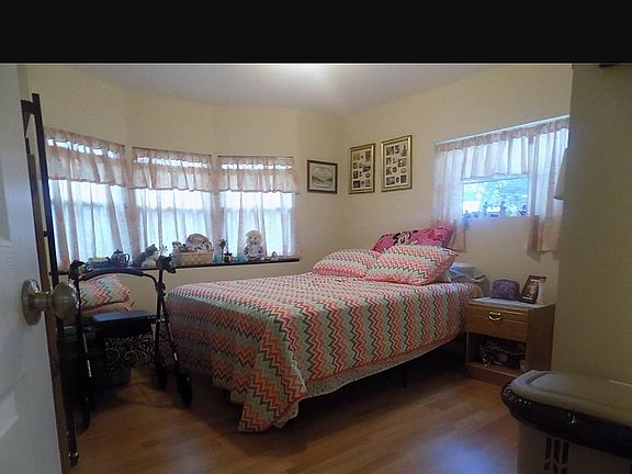 2nd image of 113 Montreal Cir