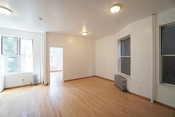 Rented by Renetta Real Estate | media 45