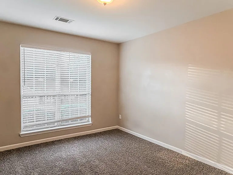 520 Brooksdale Dr — Photo 14