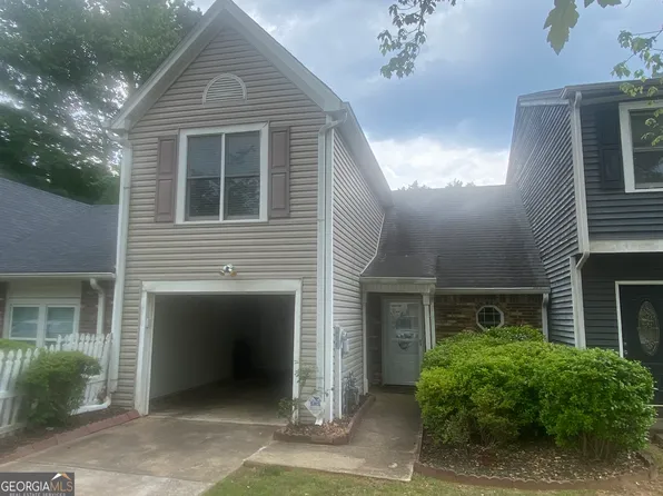 384 Lakeridge Ct, Riverdale, GA 30274