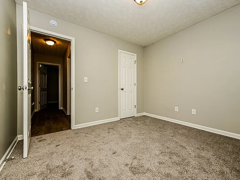 1025 Borrington Ln — Photo 14