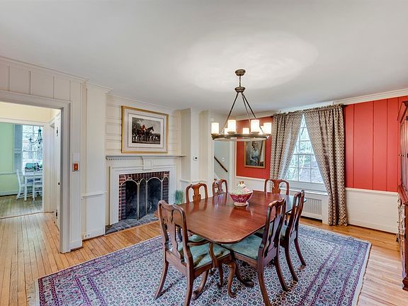 3rd image of 3921 Royal Blvd