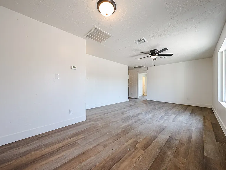 1722 E Atlanta Ave — Photo 5
