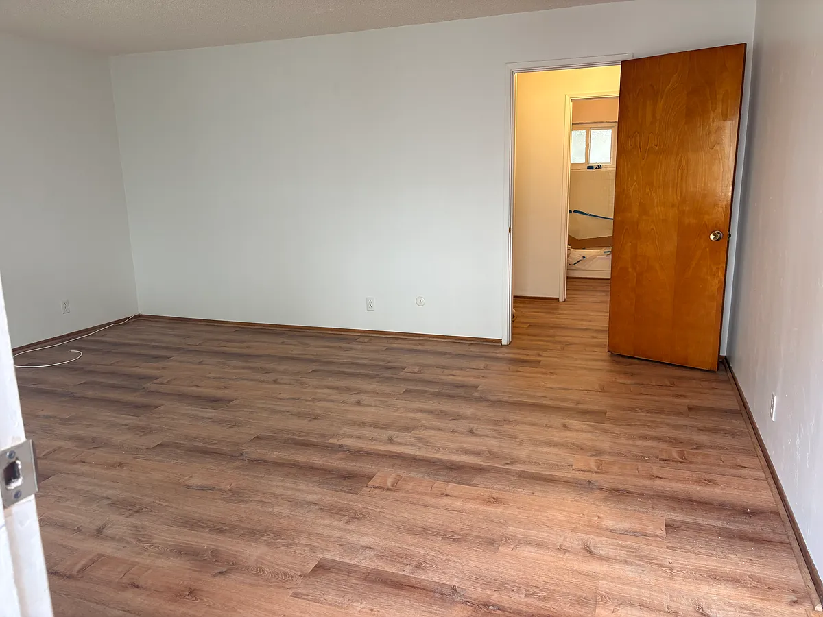 Living room, Hallway - 3136 Garrison St #D