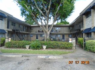 105 N Rockisland St APT 6, Angleton, TX 77515