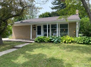 1221 Saunders Cres, Ann Arbor, MI 48103
