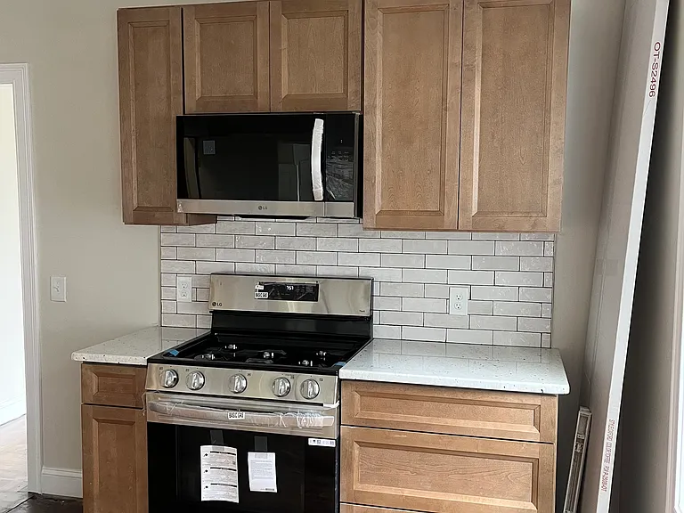 230 Unit St #1 — Photo 6