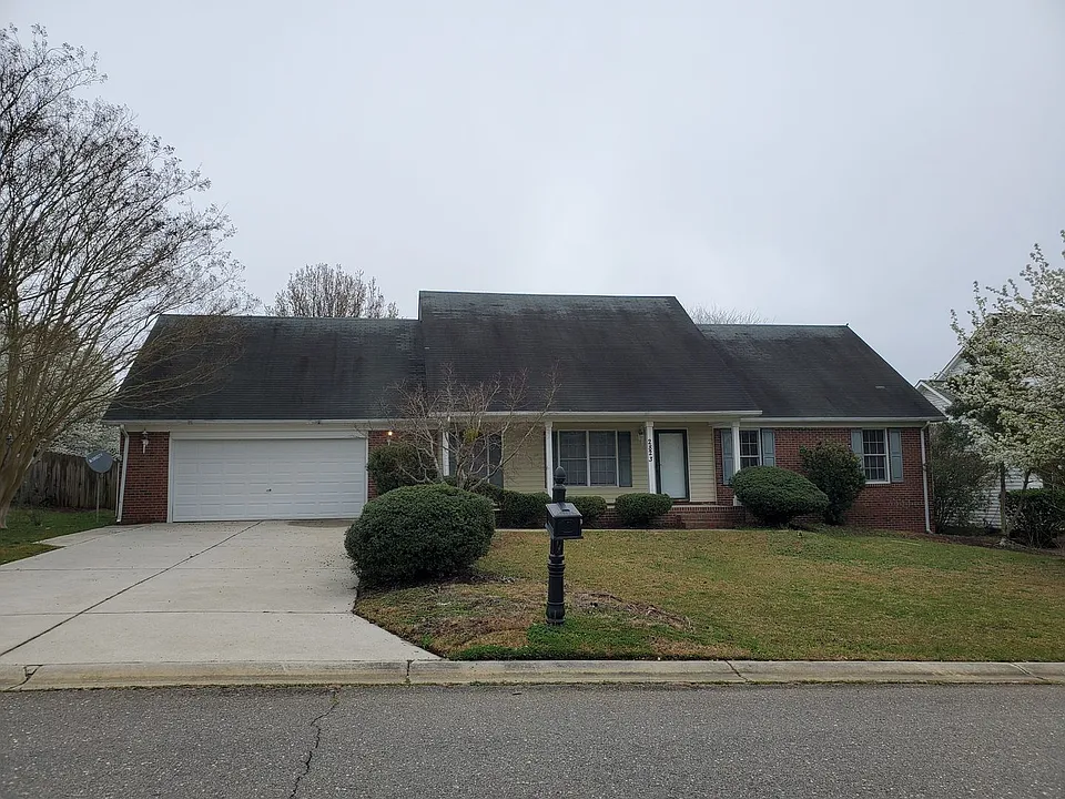 2823 Franzia Dr