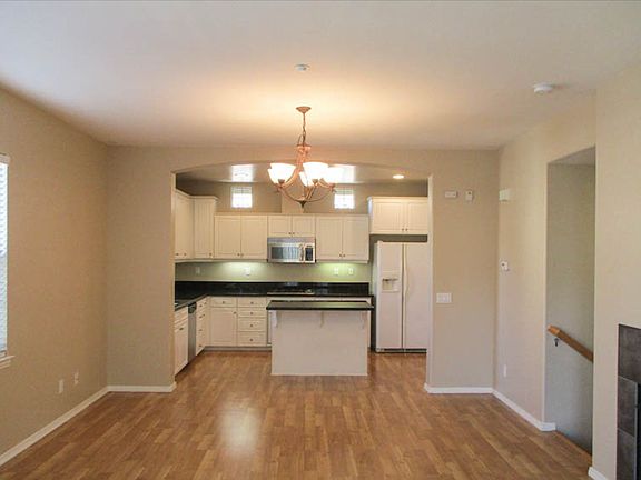 3rd image of 323 Bishop Dr