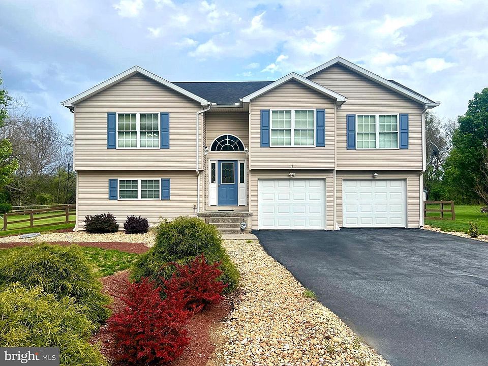 1st image of 326 Hollida Ln