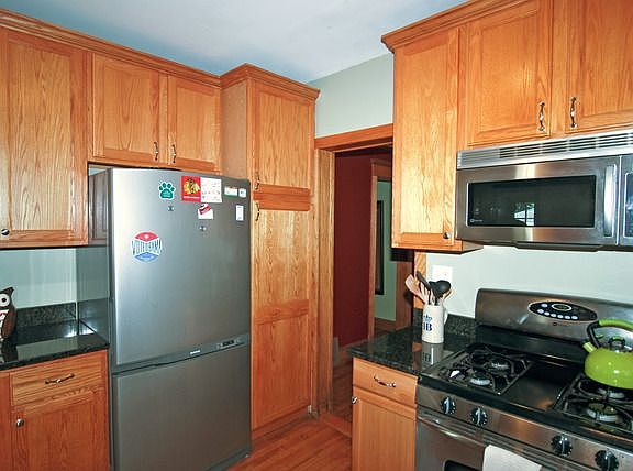 4th image of 1015 S Harvey Ave