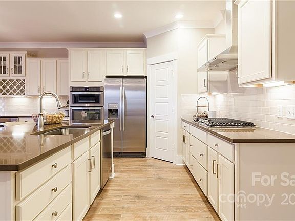 3rd image of 14016 Glaswick Dr #211