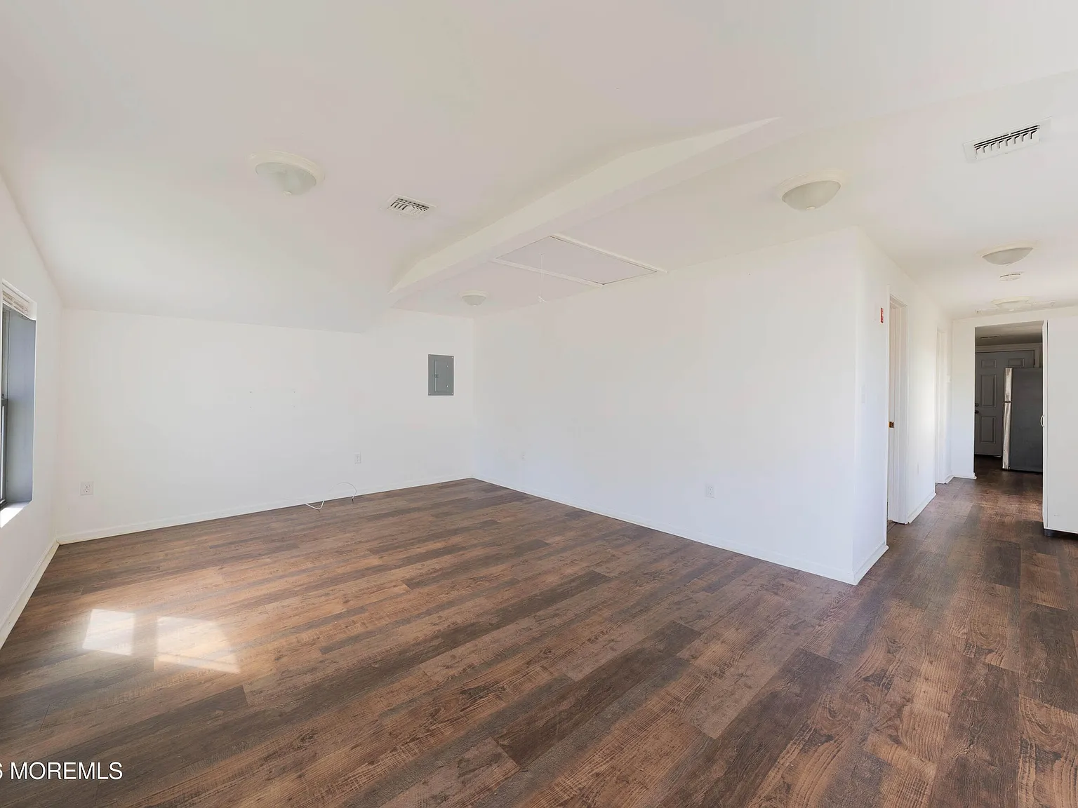 2 bed, 930 sqft, $2,600 — Photo 3