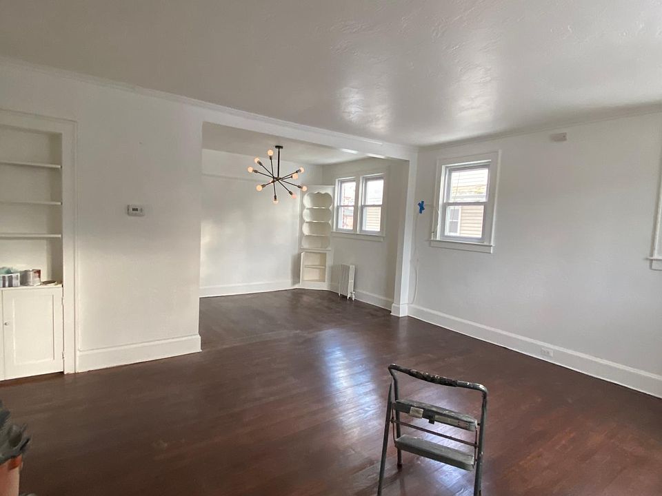 1st image of 10425 201st St Floor 1