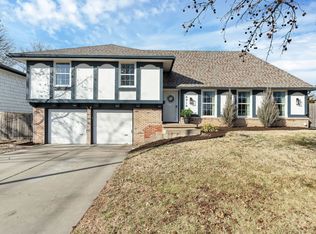 6916 E Stonegate St, Wichita, KS 67206