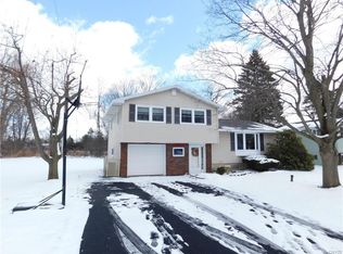 5896 Sutton Dr, Cicero, NY 13039