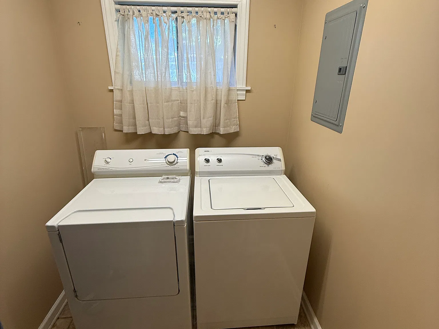 3 bed, 1455 sqft, $1,600 — Photo 4