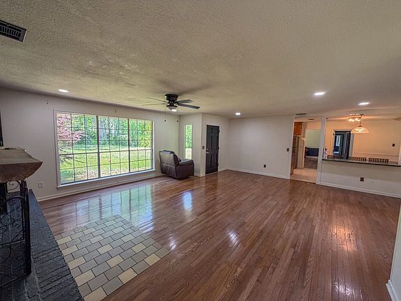 4th image of 7072 Brooklyn Rd