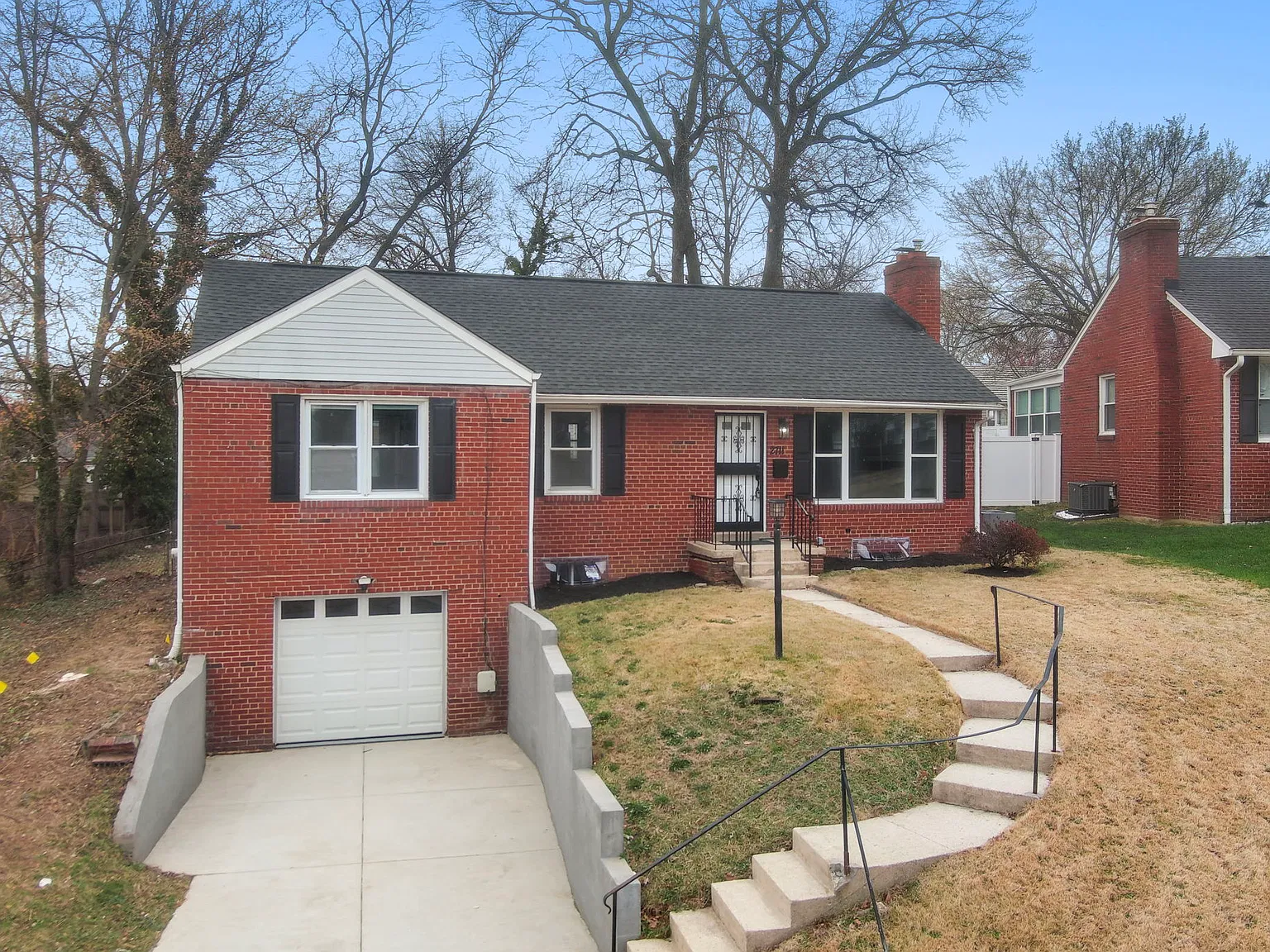 4 bed, 2360 sqft, $3,300 — Photo 2