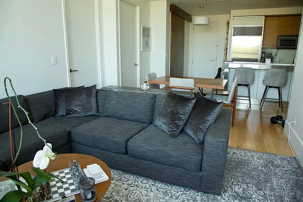 Sold by Cargon Realty | media 21