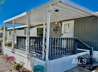 5573 Fairfax Ln, Garden City, ID 83714