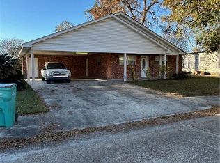 211 N Walnut St, Opelousas, LA 70570