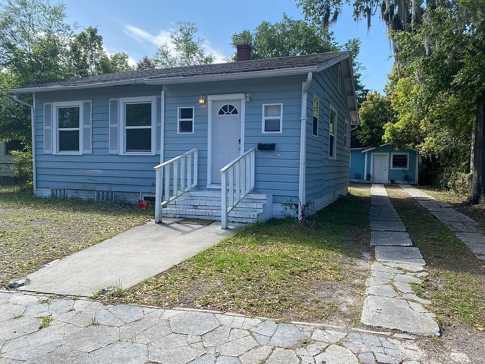 1st image of 428 W 24th St