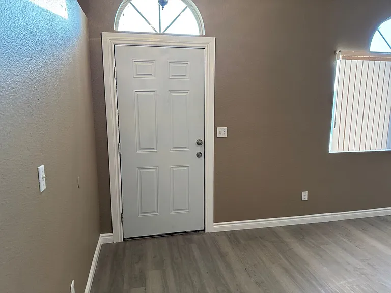 3736 Rose Canyon Dr — Photo 21