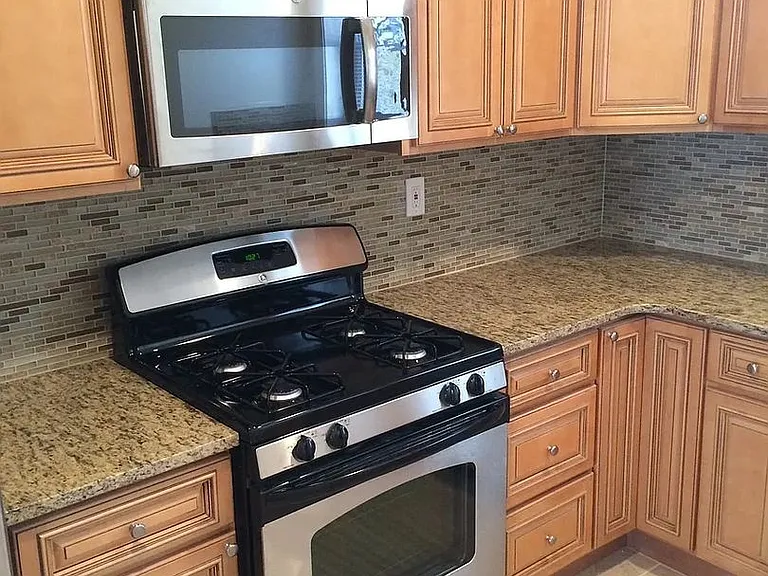 2105A W Seybert St — Photo 17