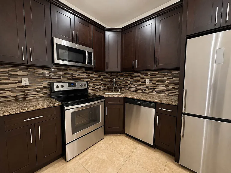 460 Throop Ave #4 — Photo 5