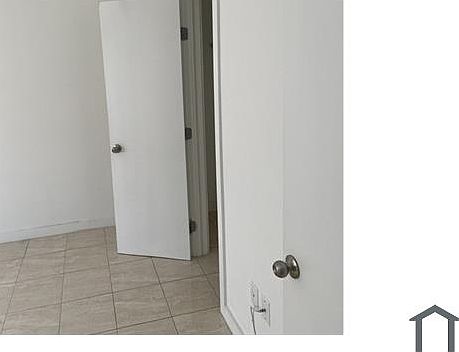 4th image of 1130 NW 62nd St #11