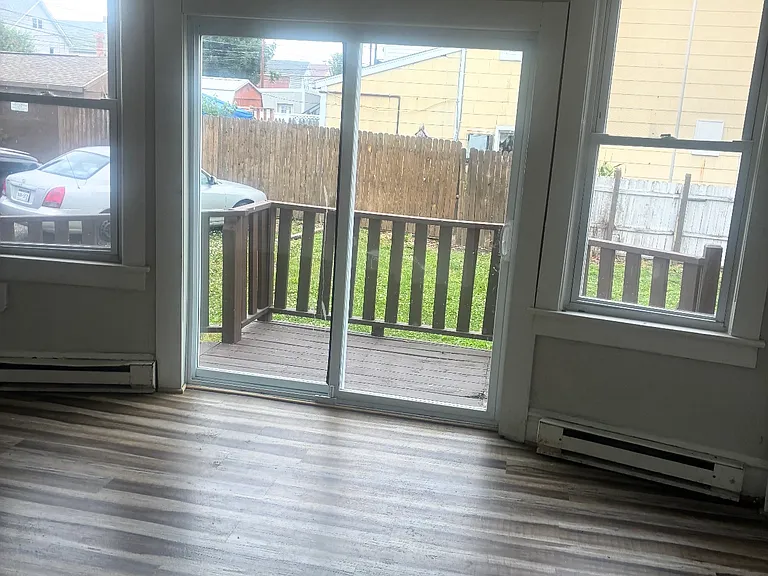 327 Race St #A — Photo 4